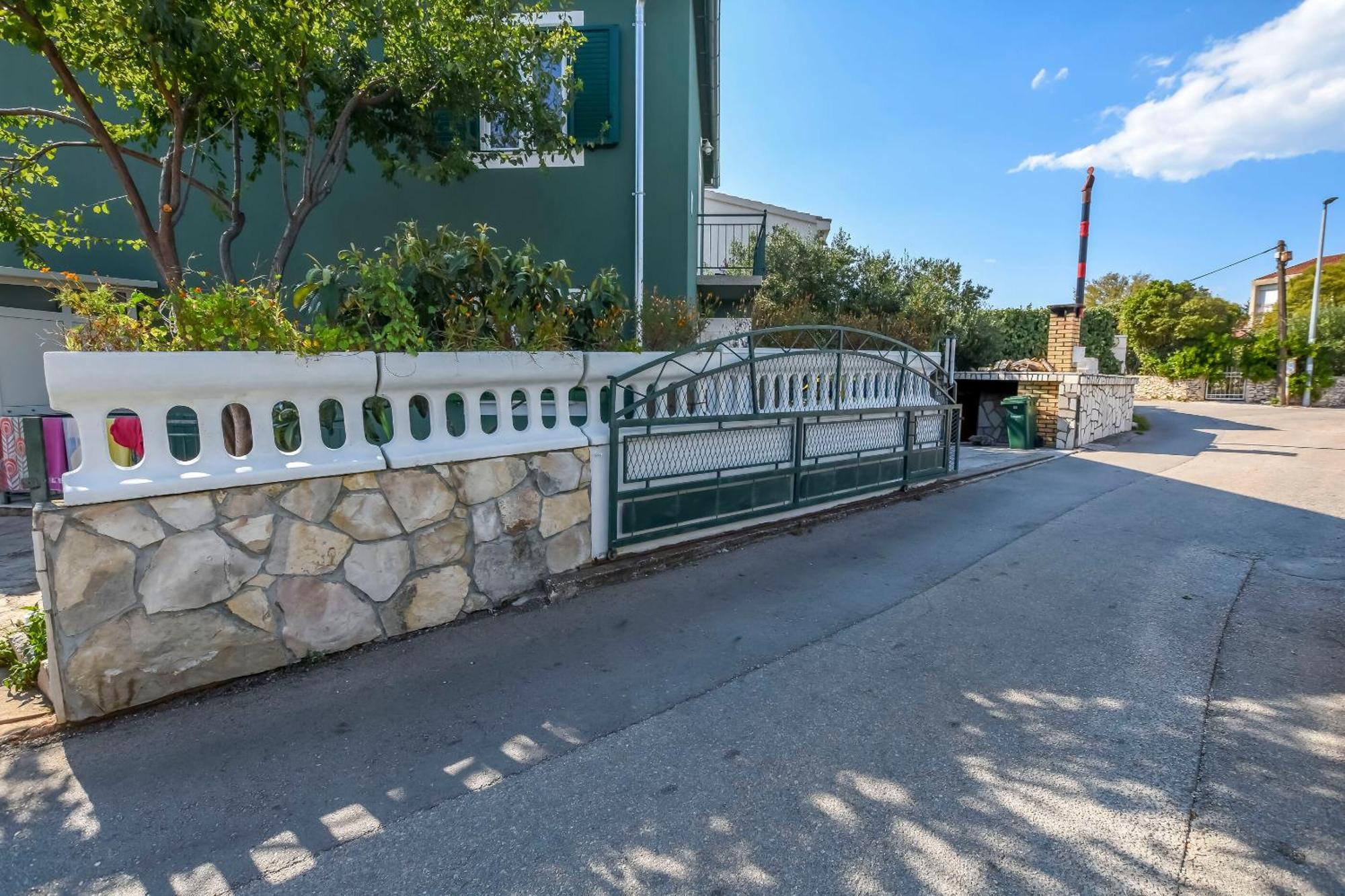 Apartments Luka 罗戈兹尼察 外观 照片
