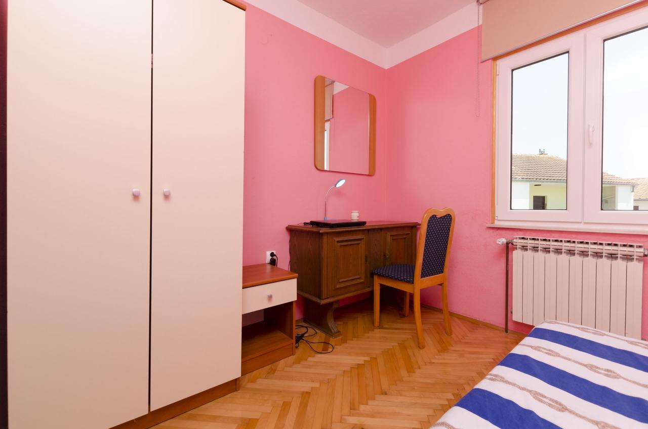 Apartments Luka 罗戈兹尼察 外观 照片