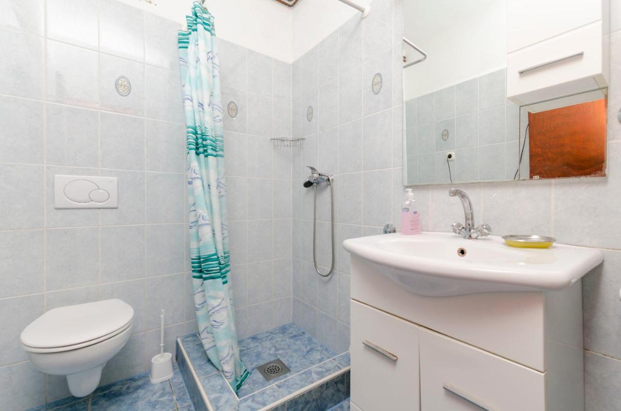Apartments Luka 罗戈兹尼察 外观 照片